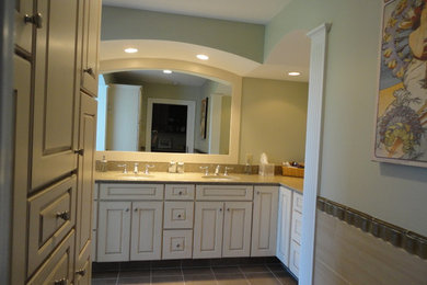 Inspiration for a timeless bathroom remodel in Portland Maine
