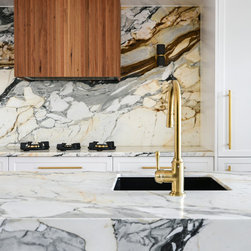 Calacatta Noir - Products