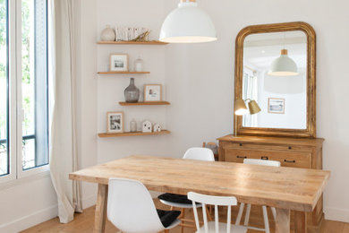 Exemple d'une maison chic.