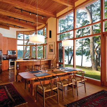 Booklovers House | Dining Room and Kitchen