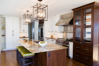 Kitchen - mid-sized transitional kitchen idea in Denver