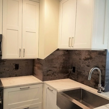 White/Black Transitional Kitchen & Bar with Dekton Trilium Backsplash