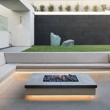 Outdoor fireplace