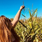 Caleigh MacVanes foto