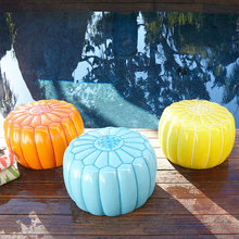 Polyester resin pouf