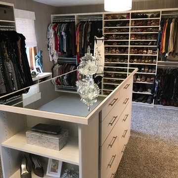 Walk-in Closet - White