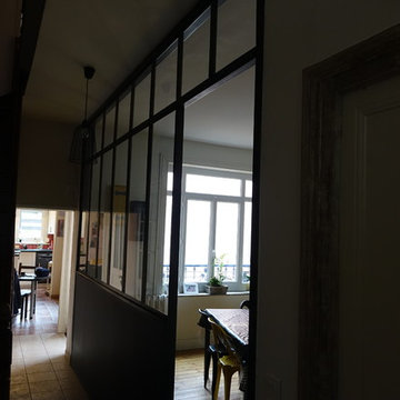 UNE VERRIERE INTERIEURE POUR DELIMITER LE COULOIR DE LA SALLE A MANGER