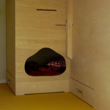 Versteckhöhle unter der KinderSpielebene