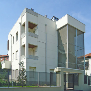3 HOUSE