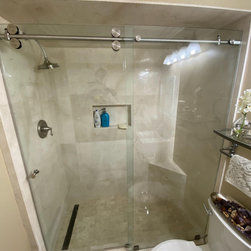 Rancho - La Palma - Shower Doors