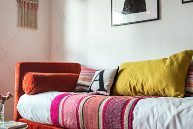 Small eclectic home design photo in London