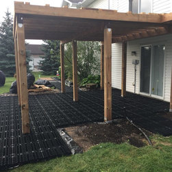 Silca System Patio and Elevated Deck - Landscaping Stones And Pavers