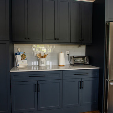 Contemporary Kitchen Update Done in a 2 Tone Color