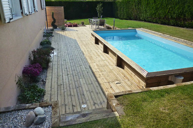 Inspiration for a contemporary deck in Reims.
