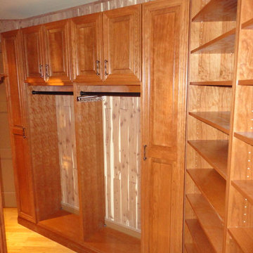 2018: Large Walk In with Shoe Wall and Stand Alone Wardrobes