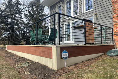 Example of a minimalist deck design in Chicago