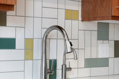 Example of a 1960s home design design in Minneapolis