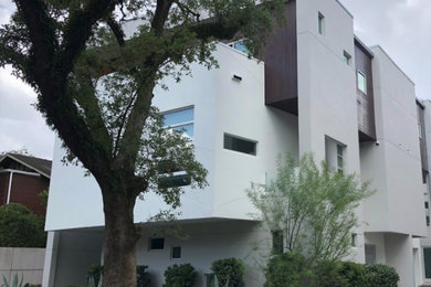 Exterior home photo in Houston