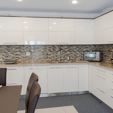 Beige high-gloss kitchen in Toronto