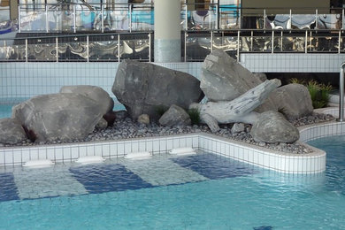 Moderner Pool in Nizza