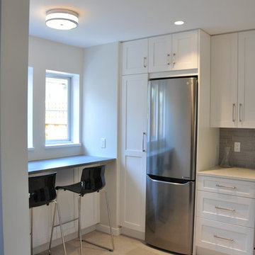 Small Transitional Kitchen