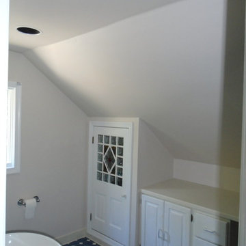 Third Floor, Eider White