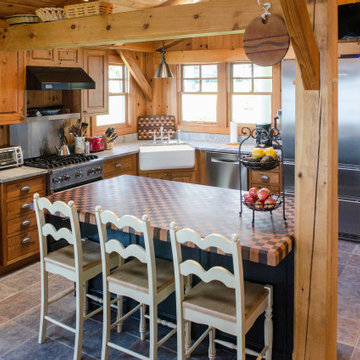 Aurora Vacation Home - Eat-In Kitchen