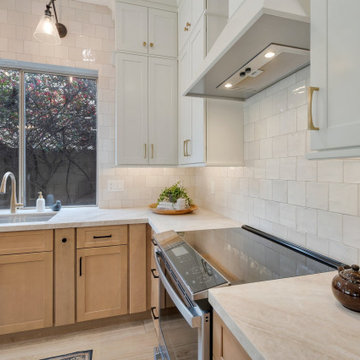Farmhouse Kitchen & Fireplace