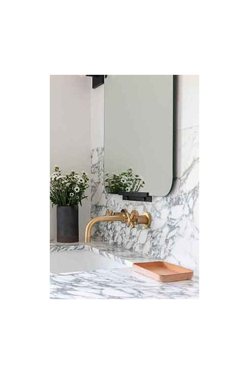 Wall mount faucet + undermount sink Distance btw countertop and spout