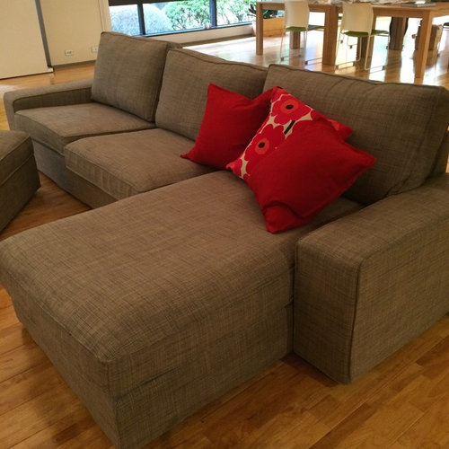 (https://www.houzz.jp/特集記事/houzzの使い方専門家にお問い合わせをしてみよう-stsetivw-vs~112210462)」をご覧ください。 お気軽に専門家にお問い合わせをして、理想の家をカタチにしてみましょう。... もっと見る建築家にお仕事を依頼したことがある方に伺います!
コメント (9)私は専門家ですが。 遠方の場合は顔合わせをしてご要望を伺って、メールでプレゼンを送らせて頂いてから、気に入って頂ければ仮契約又は基本設計の契約をして頂いて、2回目以降のプレゼンはメールで送らせて頂きます。 近い場合(地元=車で1時間以内)はメールでお送りするのではなく、直接プレゼンをお渡しして顔を伺いながら話を進めさせて頂きます。 打ち合わせの回数(プレゼンの提出回数)は人によって様々ですが、最初に限度の回数をお伝えして、プレゼン提出回数がオーバーしたら追加料金を頂いています。一般的にはプレゼンは多い方で7回前後、少ない方では1回で決まる場合もありますので追加料金が発生する事はほとんどありません。遠方の場合の打ち合わせはその間に3回程度行います。これには実施設計等の契約も含まれます。 プレゼンが終わって図面を書き始めると最低3回は打ち合わせして、契約や色決め、及び見栄えのデザインの打ち合わせ等を行います。 監理が始まってからも色決め、設備の確認等で現地やご自宅でで3回程度確認作業が行われます。最後は引渡し前の確認と引渡し時の未届け人(工務店の引渡し)としてお会いします。 遠方の場合は現場監理も含めて15回ほどご自宅と現場に足を運びます。 近い場合は30回くらいに納めるように努力しています。... もっと見る- 11年前
- 11年前
- 11年前
- 11年前
- 11年前最終更新:11年前
- 10年前
![