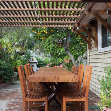 Outdoor Dining & Pergola