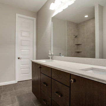 2nd floor Jack & Jill Bath