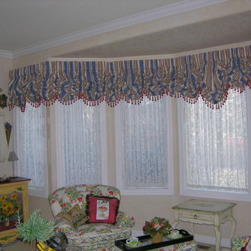 Bay window balloon Valances