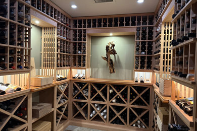 Wine cellar - traditional wine cellar idea in Cincinnati