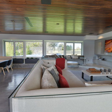 Lakewood Modern Residence