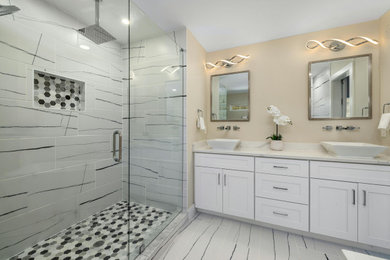 Example of a bathroom design in Austin
