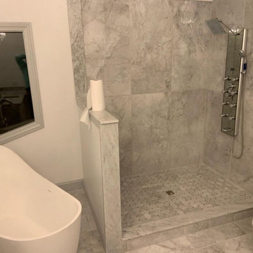 Luxurious Bathroom with 24x48 Delconca Bouquet