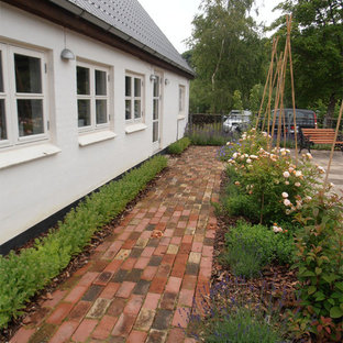 Forvandling af tom gårdsplads til dejlig gårdhave