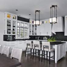 B&W kitch black BSplash