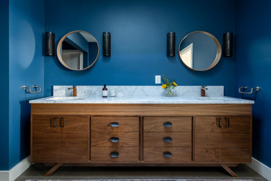 Inspiration for a contemporary bathroom remodel in Sacramento