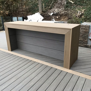 Two tier Deck with bar and outdoor kitchen