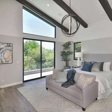 Contemporary Sherman Oaks Home