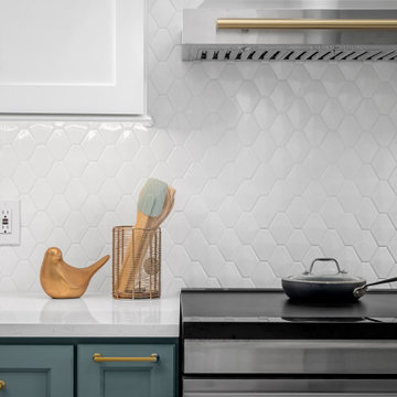 Backsplash & Range Hood Close-Up