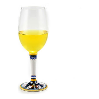 https://st.hzcdn.com/fimgs/7d1188b60b606203_9955-w320-h320-b1-p10--traditional-wine-glasses.jpg