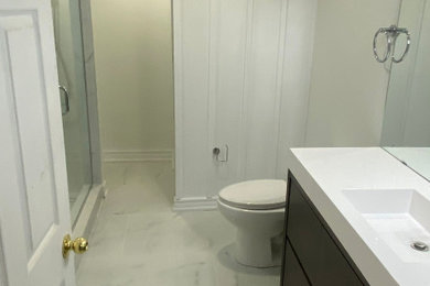 Bathroom - bathroom idea in New York