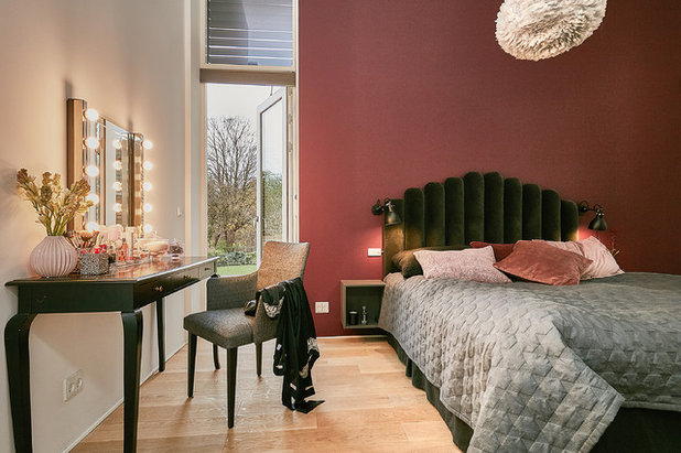 Contemporary Bedroom by Fotograf Camilla Ropers