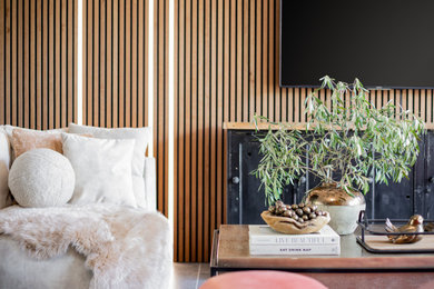Inspiration for a contemporary living room remodel in Toulouse