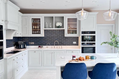 Inspiration for a traditional kitchen in Oxfordshire.
