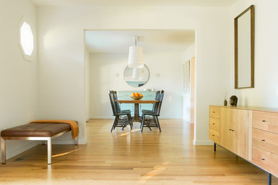 Example of a 1960s entryway design in New York