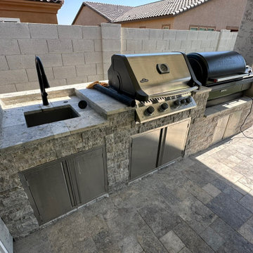 Outdoor kitchen and bbq grill